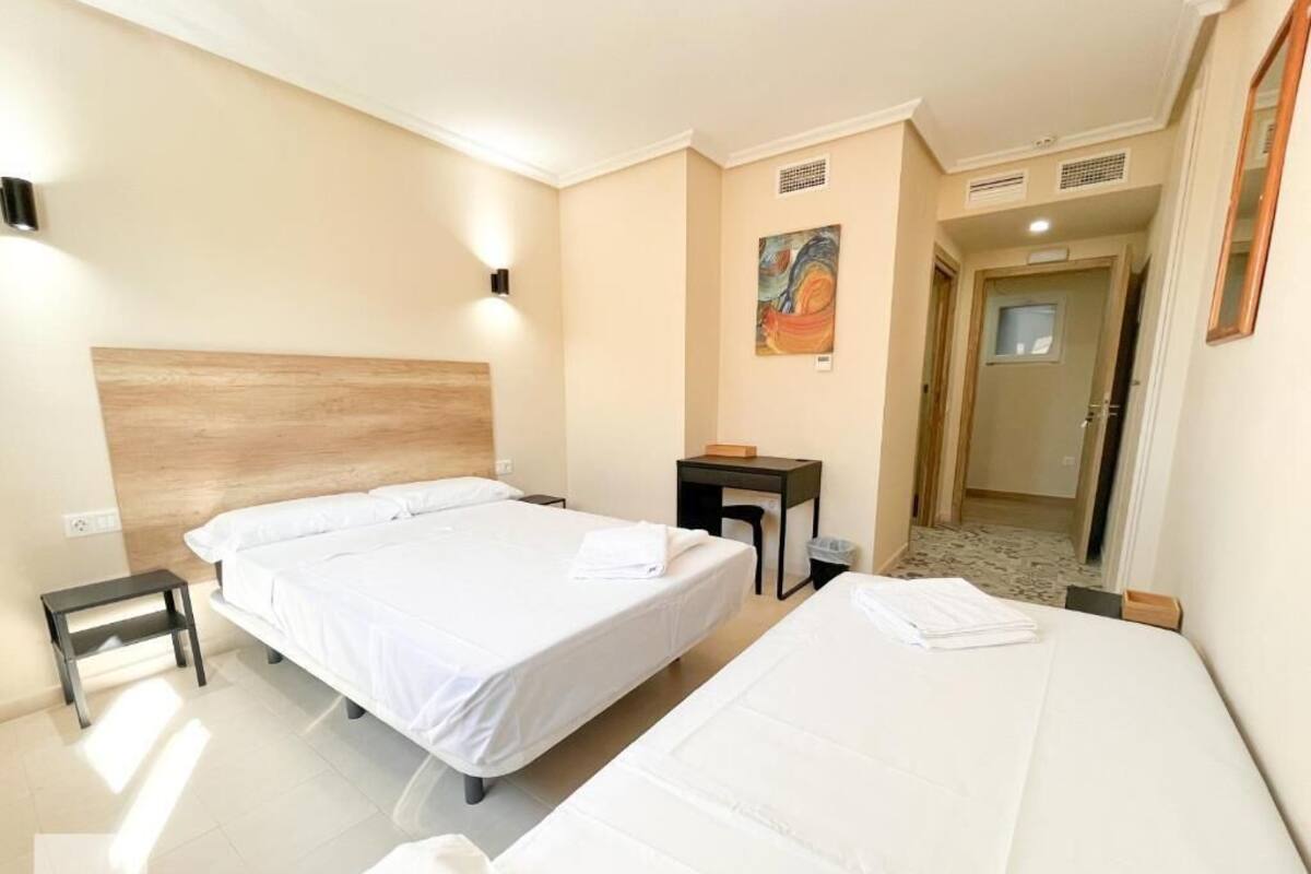 In-room safe, soundproofing, free WiFi