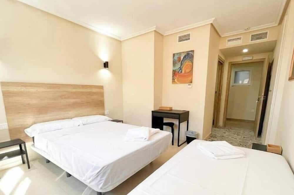 HOTEL LA MARINA