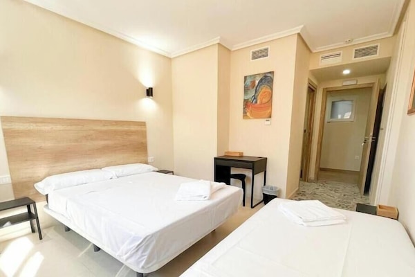 In-room safe, soundproofing, WiFi (free)