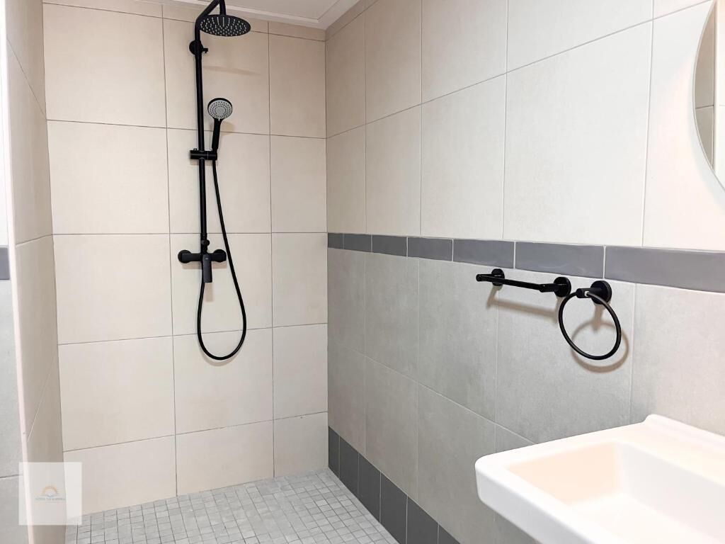 Habitación básica, vistas a la ciudad | Baño