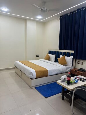 Economy Double Room | Desk, free WiFi - Hotel AeroFly By SS Group (New Delhi)