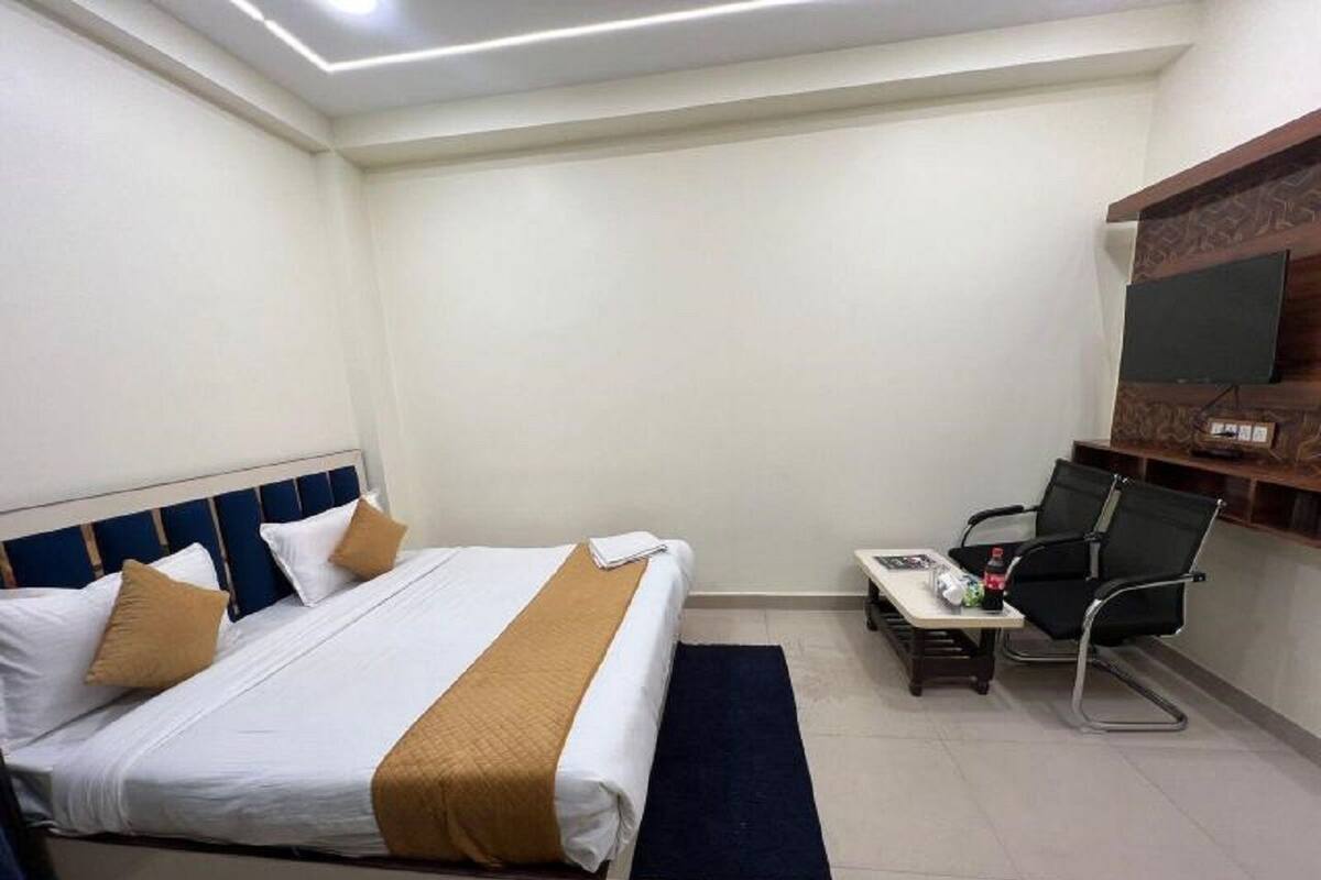 Economy Double Room | Desk, free WiFi