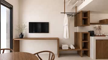 Deluxe Apartment, Balcony | Interior