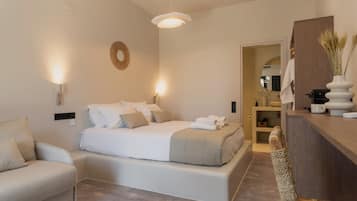 Deluxe Suite, Balcony | Premium bedding, down comforters, memory foam beds