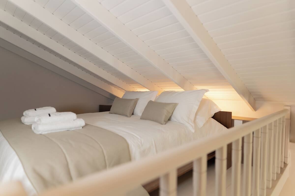Departamento Deluxe, balcón | Ropa de cama de alta calidad, edredón y camas con efecto memoria 