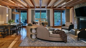 Living area - Ritz Carlton Lake Tahoe 3 Bedroom Suite (Truckee)