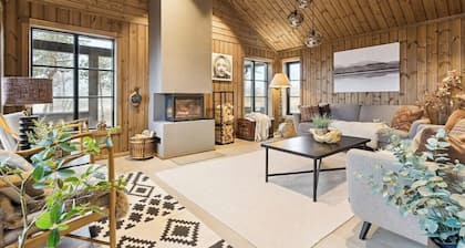 Cozy cottage with sauna in Flå