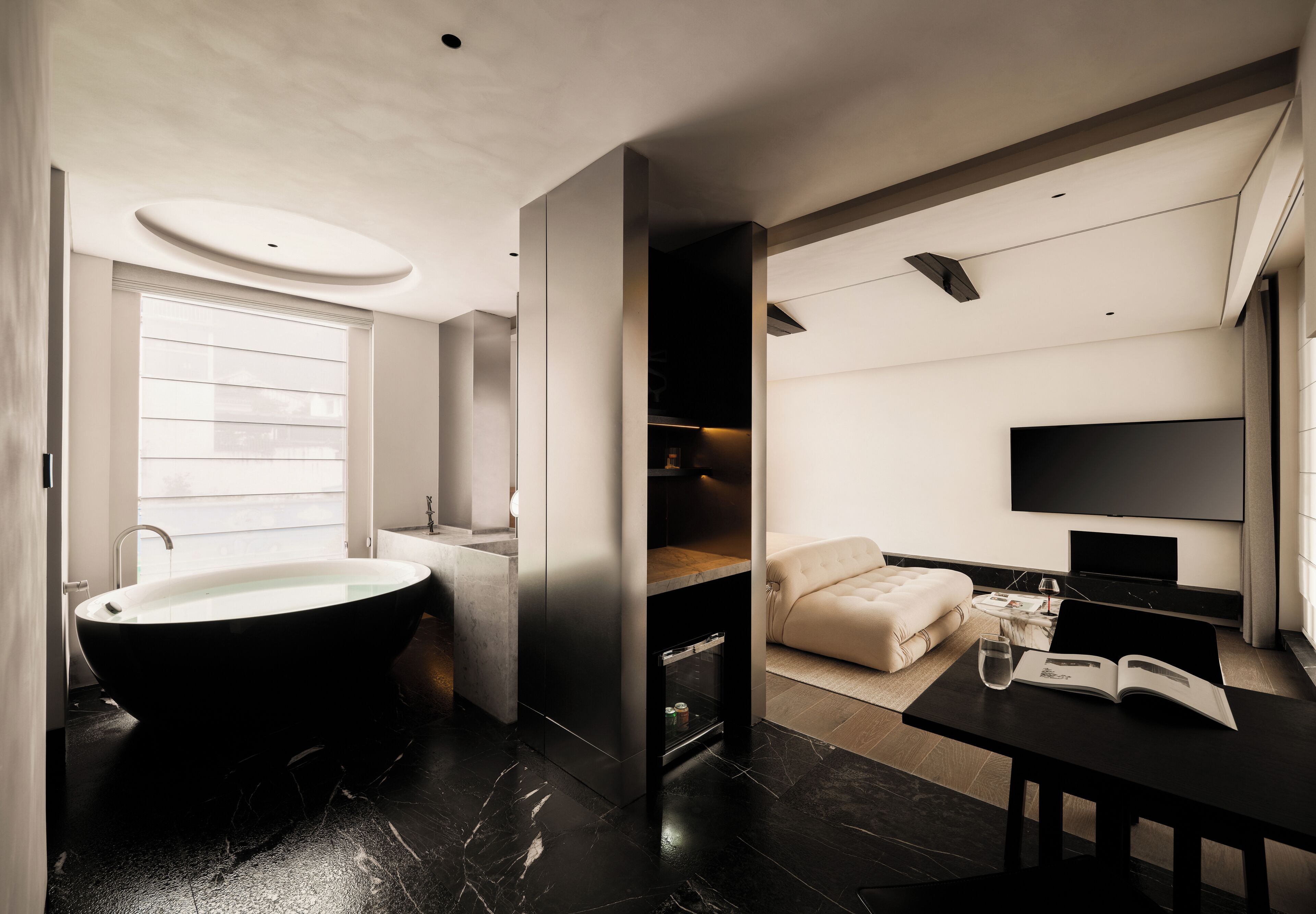 Deluxe Double Room | Living area