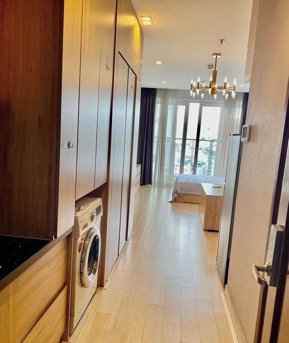 Apartamento estándar, 1 habitación, cocina, vistas a la piscina | Escritorio, espacio para trabajar con un portátil, cortinas opacas