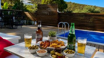 Piscine extérieure (ouverte en saison)