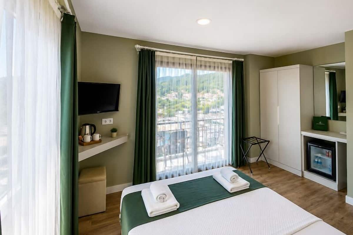 Deluxe Double Room, Balcony, City View | Desk, free WiFi