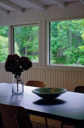 Dining - Minimalist Japanese House in Forest Area (Kvistgård)