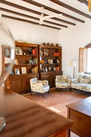 Interior - Cortijo El Solano, Private Pool and the Essence of Andalusia (Bobadilla-Estación)