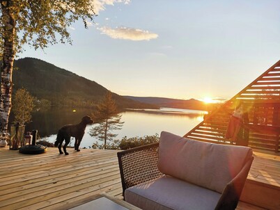 Large secluded cabin with spa and view in Valdres