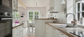 Guest house by lake and forest