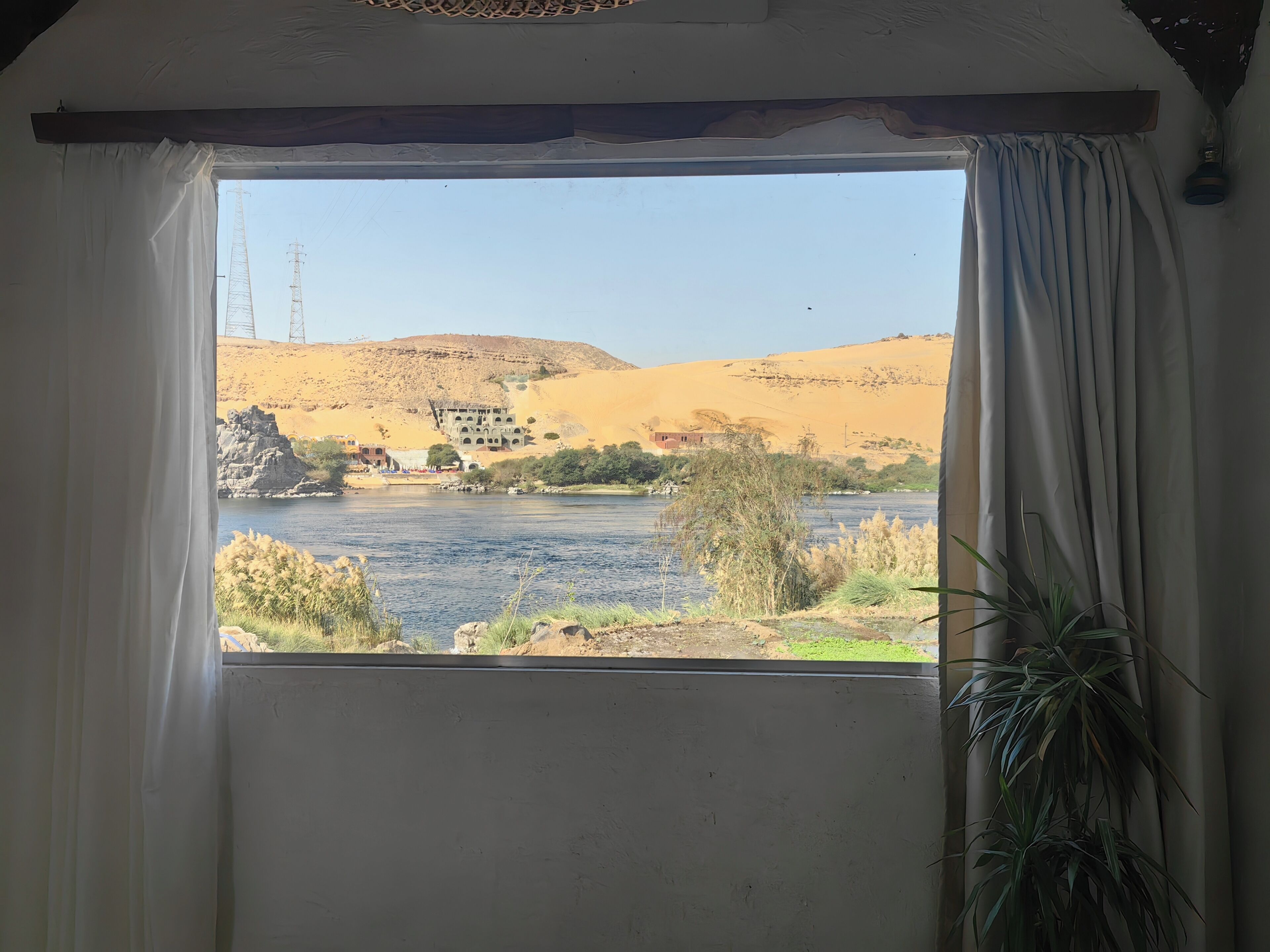 Deluxe Double or Twin Room, River View | Interior