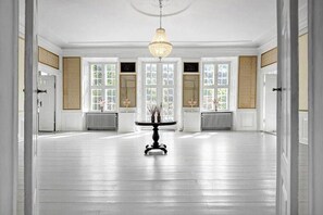 Interior - Manor with soul between forest and lake on Funen (Ullerslev)