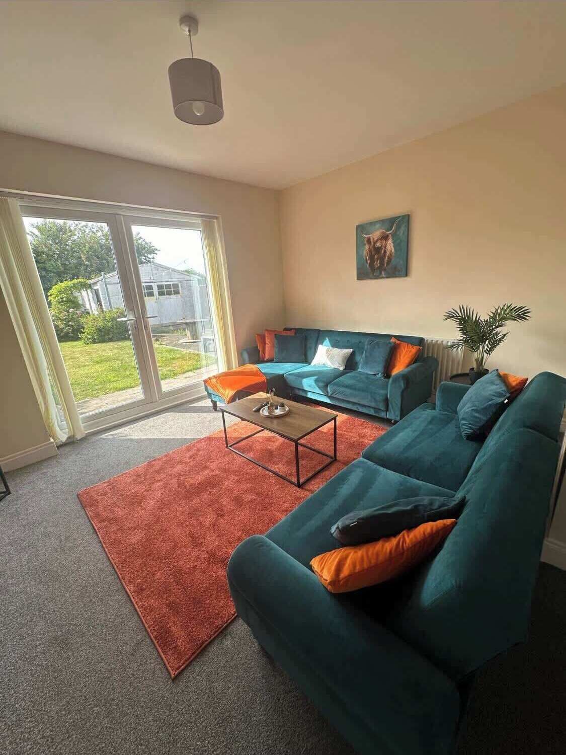 TV, fireplace, offices