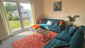 TV, fireplace, offices
