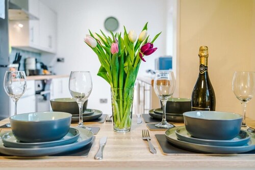 Comfortable 3BR Sleeps 6 | Contractor Stays