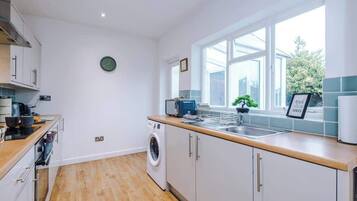 Fridge, microwave, stovetop, electric kettle