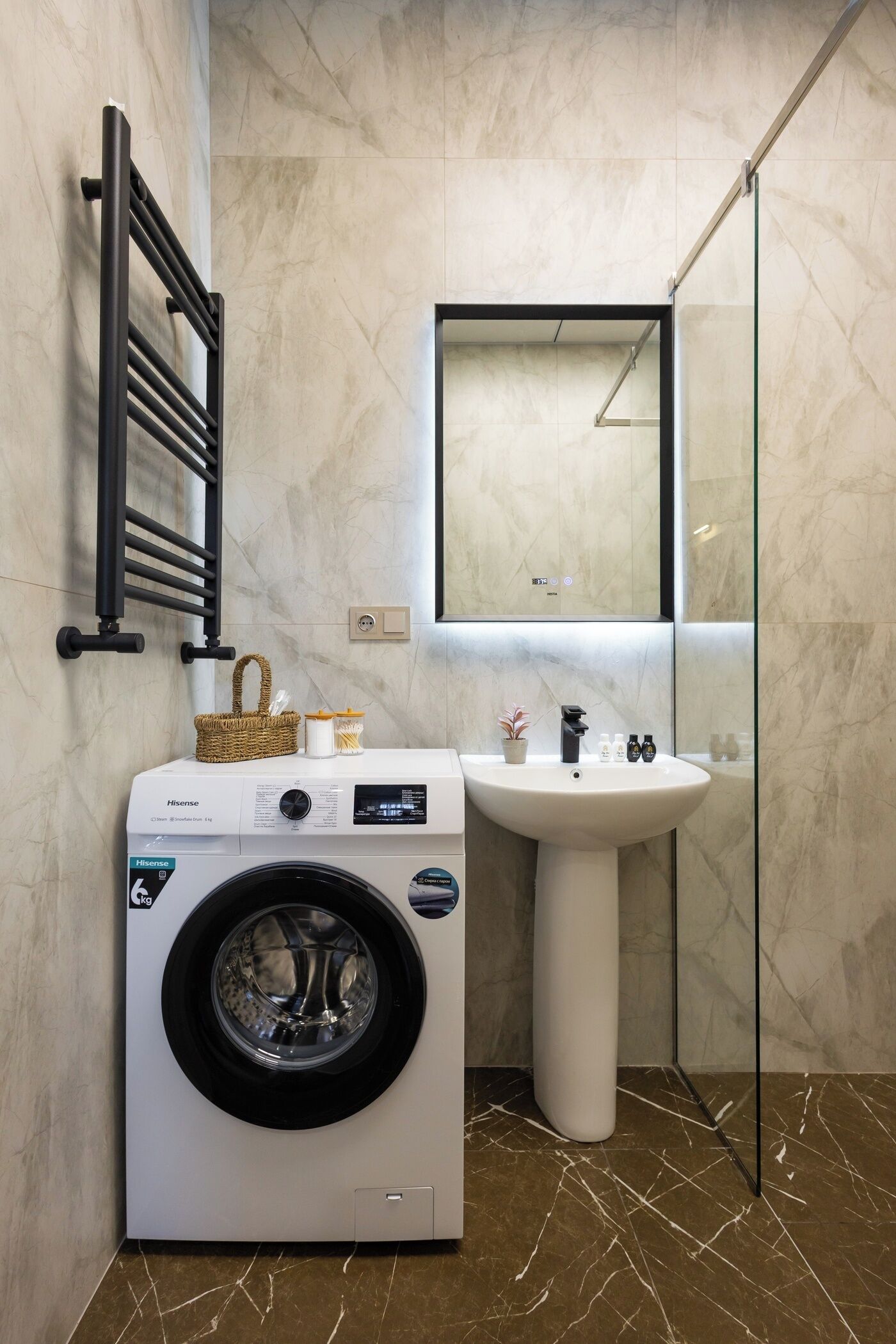 Economy Studio | Bathroom