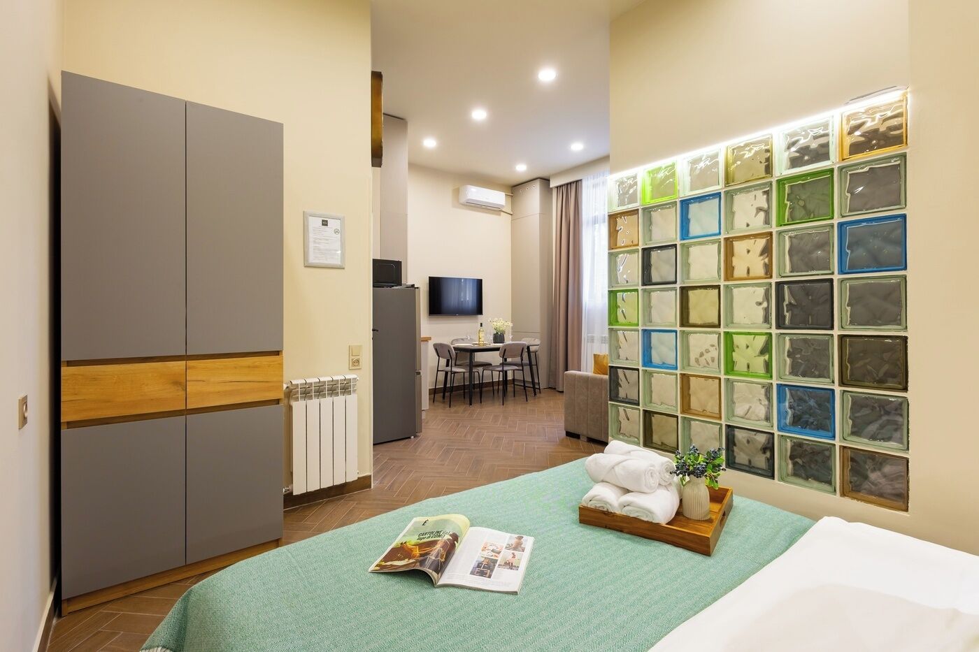 Economy Studio | Desk, free WiFi