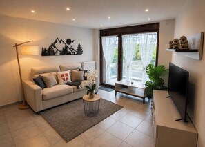 Living area - New Appart Cocon chic. 2/4 pers. Lake and Mountain (Challes-les-Eaux)