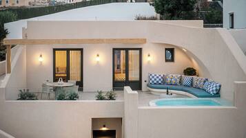 Deluxe Suite with Hot Tub | Teras/patio