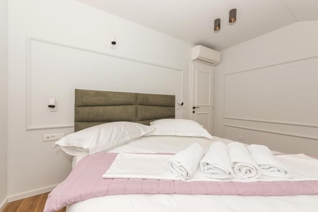 Comfort Apartment, Balcony | Frette Italian sheets, premium bedding, blackout curtains