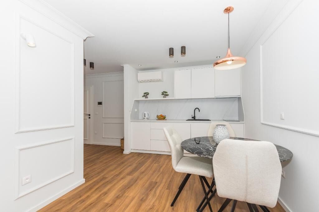 Classic Apartment | Dining