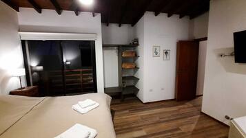 Apartment | In-room safe, blackout drapes, free WiFi