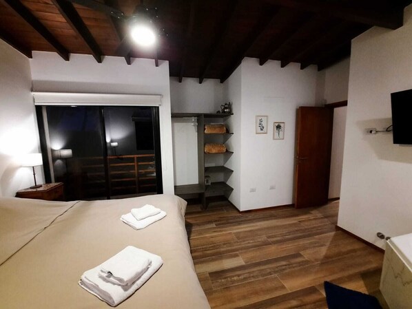 Apartamento | Cofres nos quartos, cortinas blackout, berços grátis, Wi-Fi de cortesia