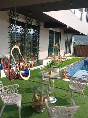 Apartemen, 6 kamar tidur, akses difabel, kolam renang pribadi | Taman