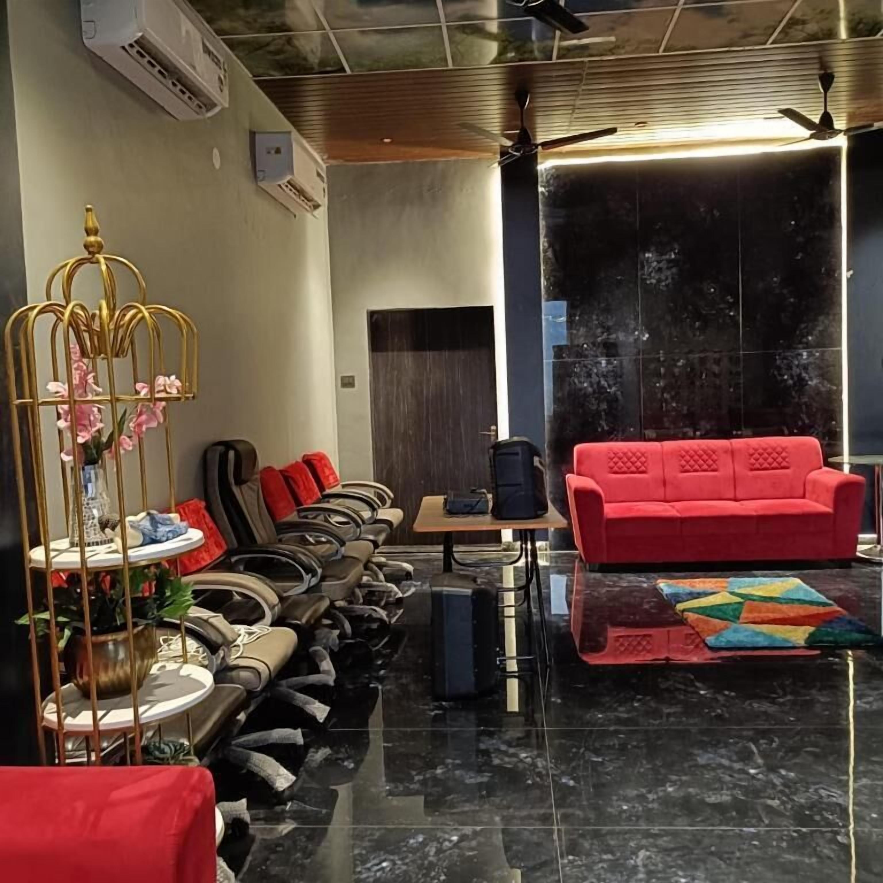 Apartment, 6 Bedrooms, Accessible, Private Pool | Interior