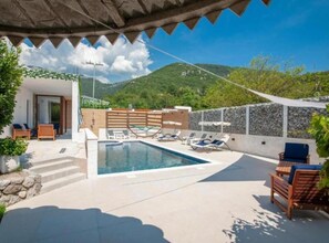 Pool - Deluxe Family Suite With Shared Pool (Lastva Grbaljska)