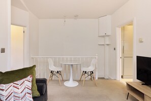 Apartment, Terrasse | Wohnbereich