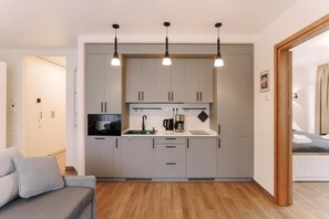 Deluxe Apartment, Balcony, Sea View | Private kitchen - Black Sea Point Apartments 5 (Batumi)