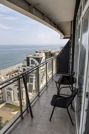 Superior-Apartment, Balkon, Meerblick | Blick vom Balkon