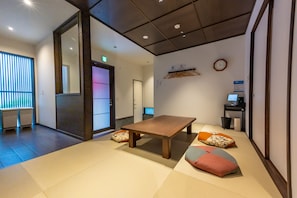 Living area - Irodori Hotel AKANE (fukuokashi,hakataku,kamigofukumachi)