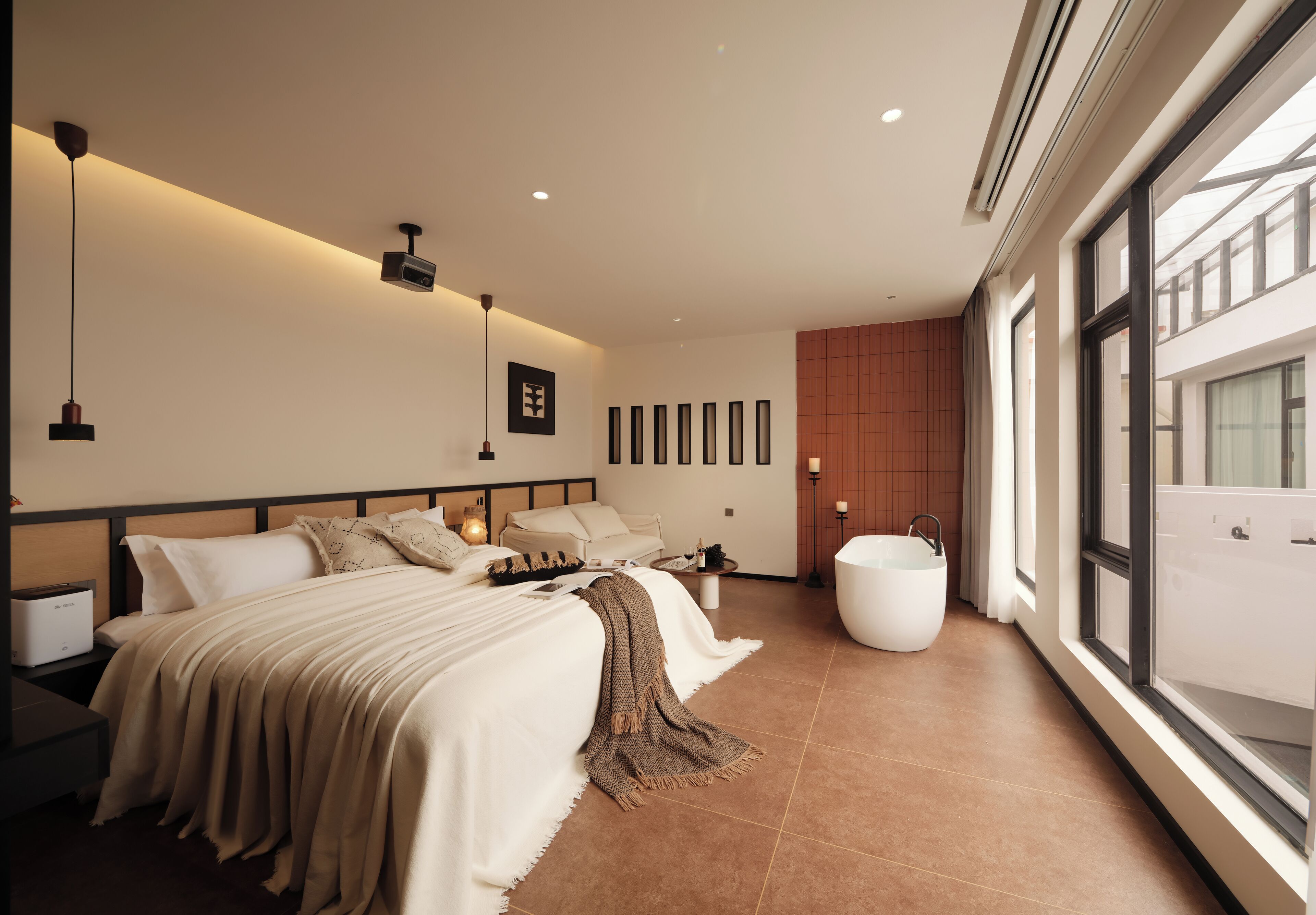 Quarto casal elite | Escrivaninha, espaço de trabalho para notebook, Wi-Fi de cortesia