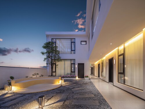 Shanhe Xingyue Designer's Boutique Stay