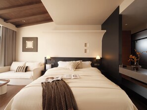 Desk, laptop workspace, free WiFi, bed sheets - Shanhe Xingyue Designer's Boutique Stay (Deqin)