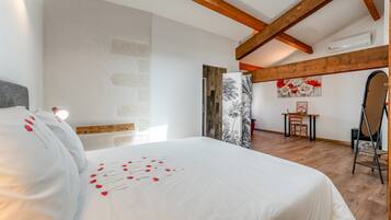 WiFi, bed sheets