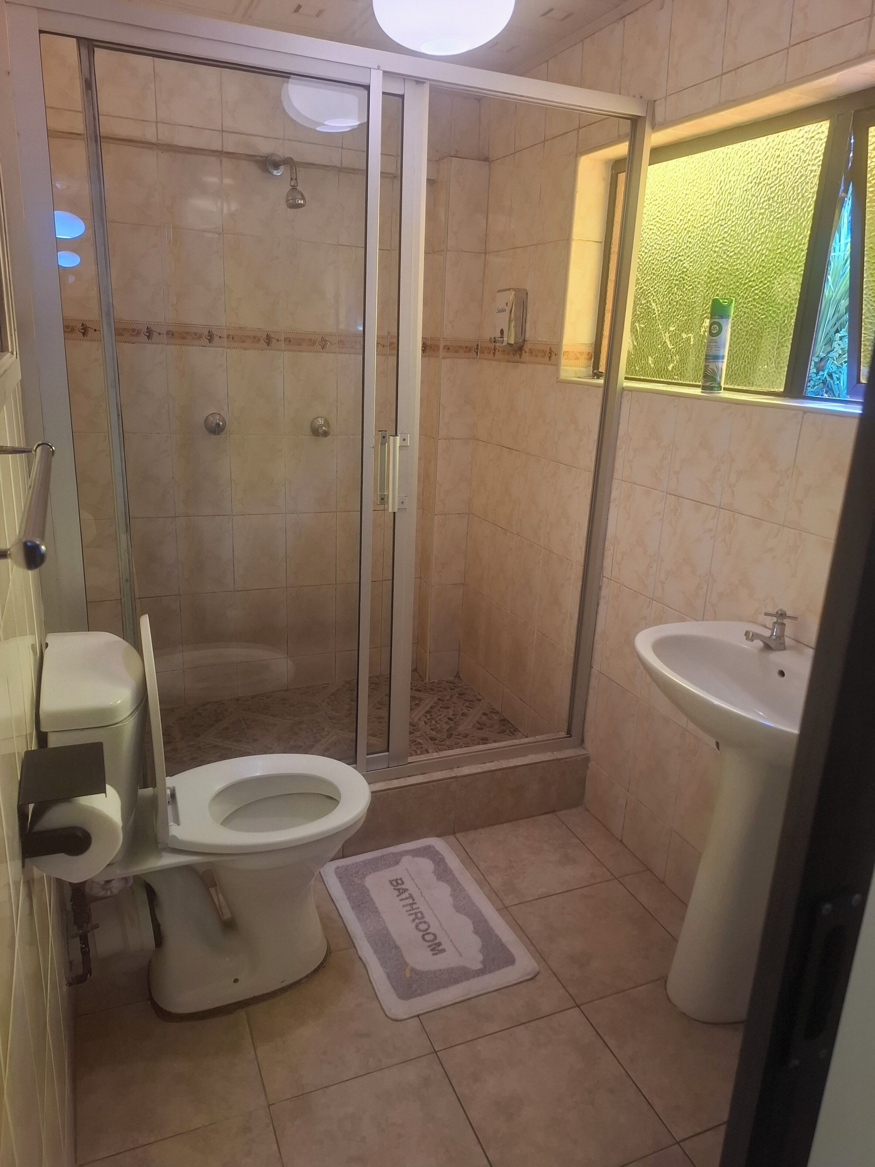 Standard Single Room | Bathroom | Shower, towels, soap, shampoo