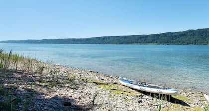 Apartment Myraybay near the Lake with Wi-Fi and Optional Swimming Area