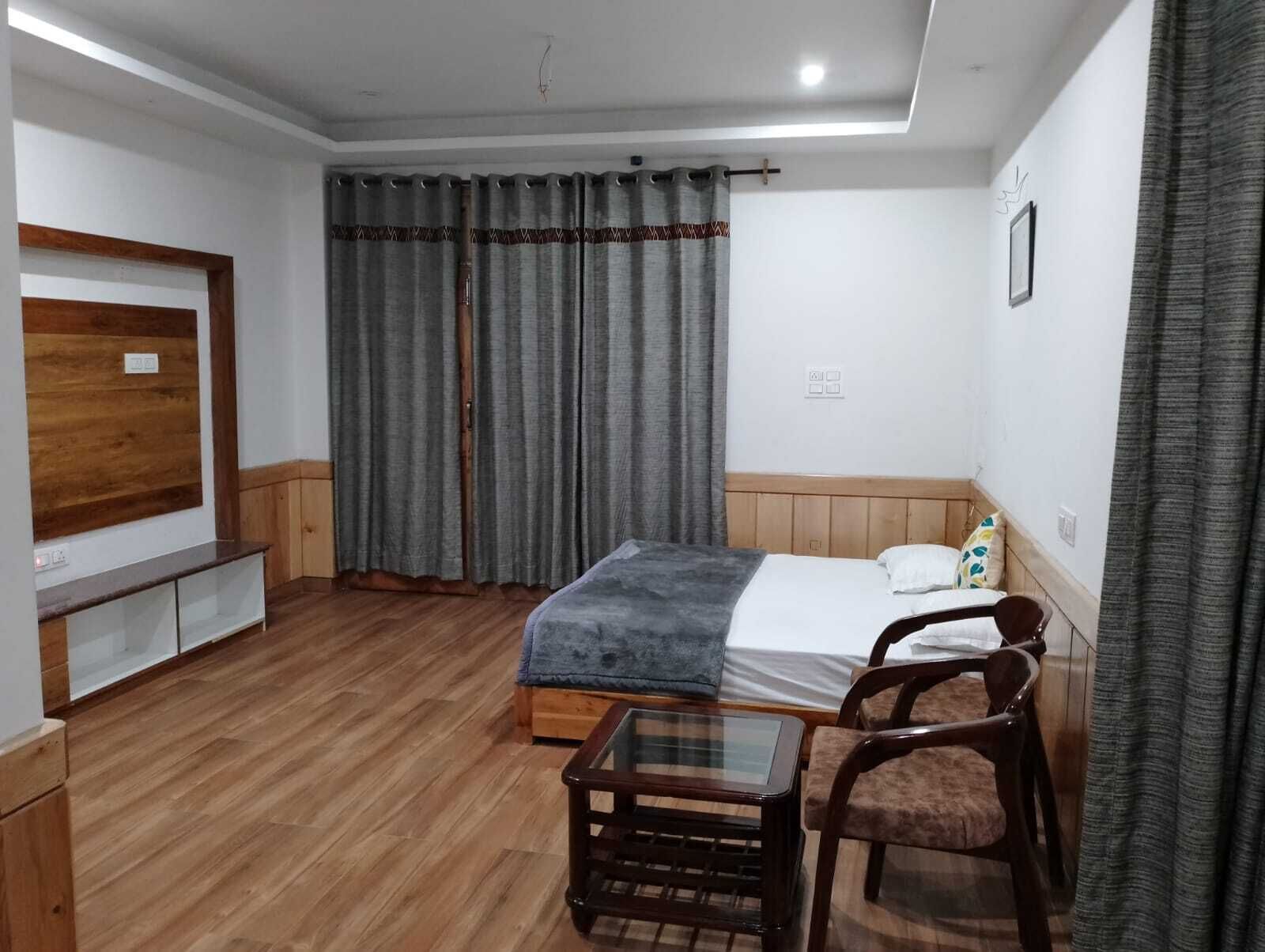 Habitación familiar | Escritorio 