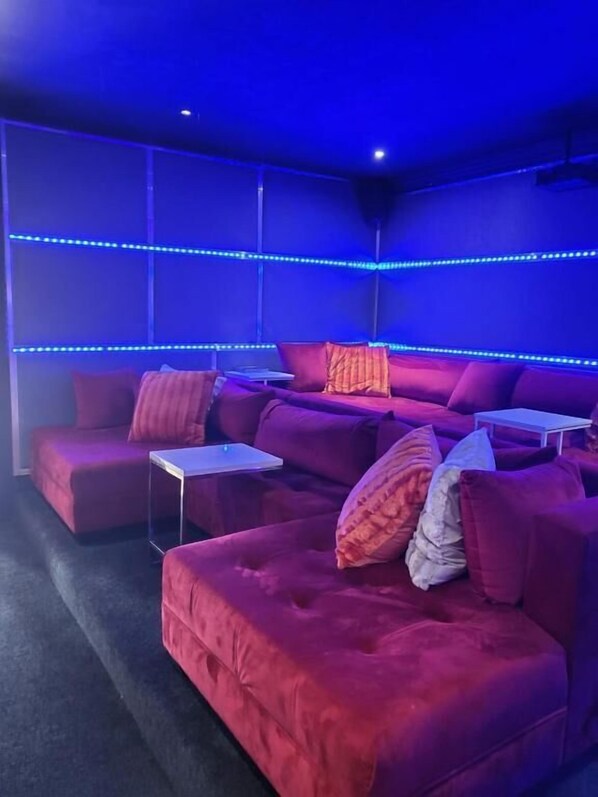 Room, 1 Bedroom | Interior - Room-17 On Buffalo Sandton (Johannesburg)