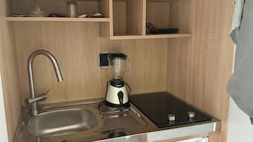 Coffee/tea maker, microwave