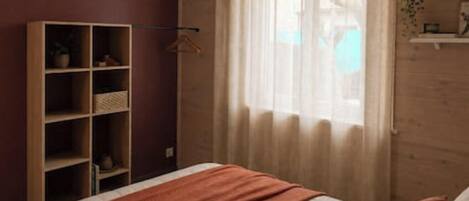 1 bedroom, free WiFi, bed sheets